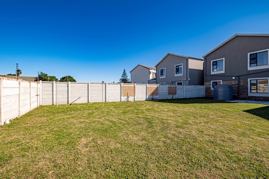 4 Bedroom Property for Sale in Westbrook Eastern Cape